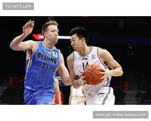 上海男篮防守体系尚待构建，争冠之路需时间沉淀